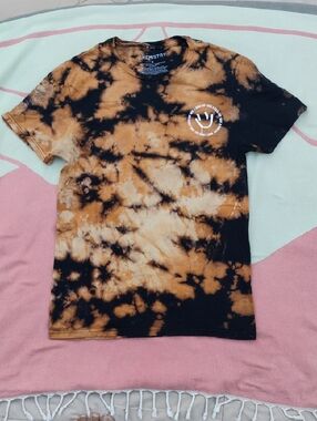 Chemistry Graphic T Shirt Small